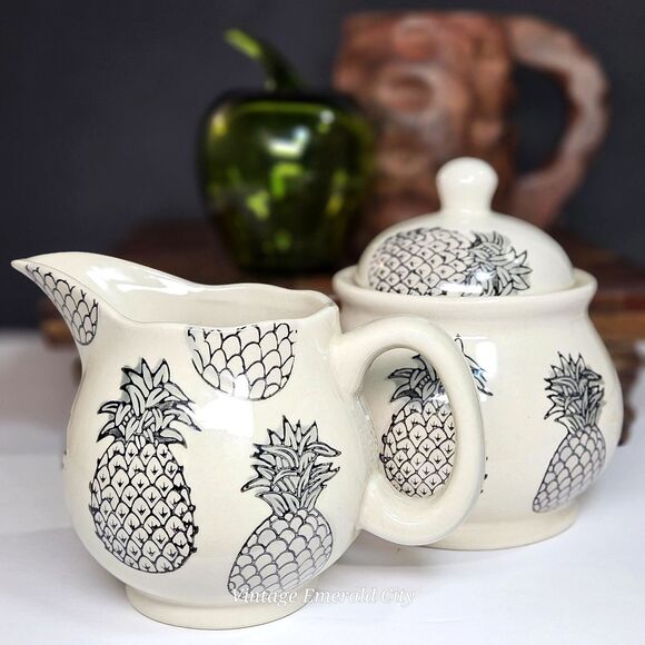 Vtg Signature Housewares Black Pineapples & White Lidded Sugar Bowl Dish Set / 2 - Picture 1 of 12